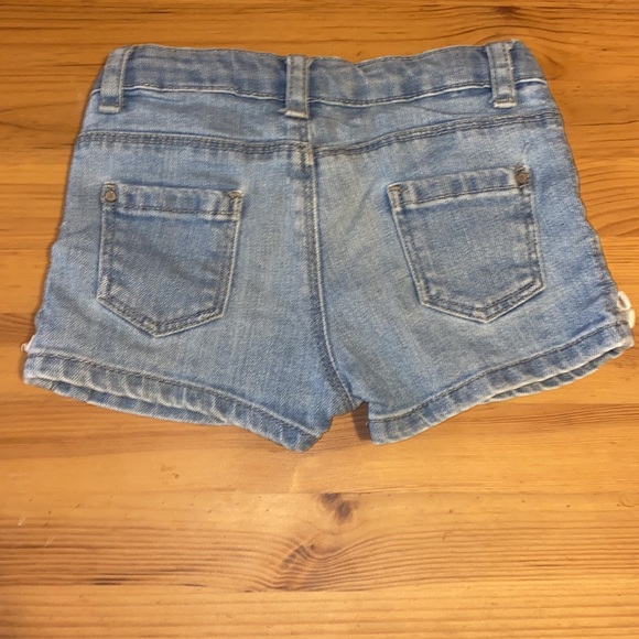 Toddler girl assorted shorts size 2T - Picture 16 of 16